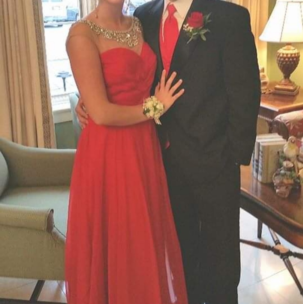 ?Bright red prom dress. - Picture 4 of 4